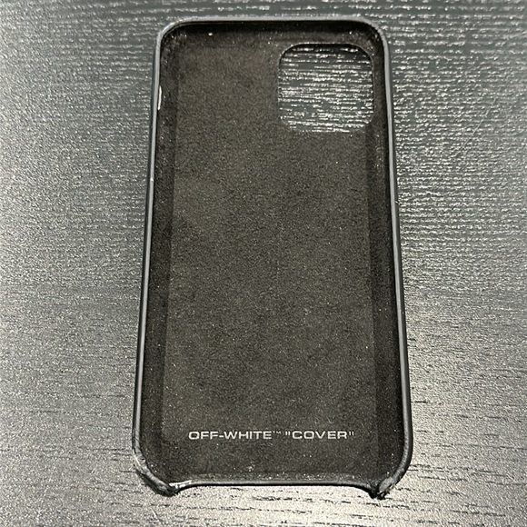 OFF-WHITE Baggage Tape Arrows iPhone 11Pro Phone Case in Black - Picture 2 of 7